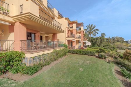 Ground Floor Apartment for rent in Los Arqueros, Benahavis - Photo 2