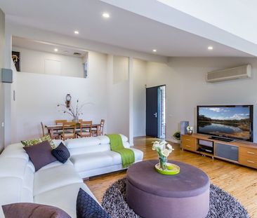 Beautiful Family Home! - Photo 1