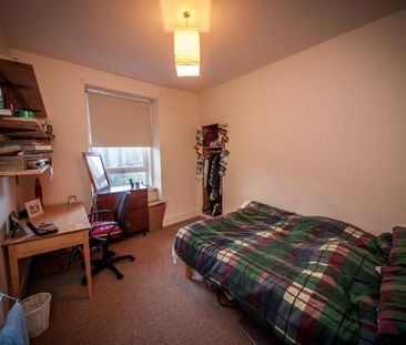 3 bedroom flat to rent - Photo 5