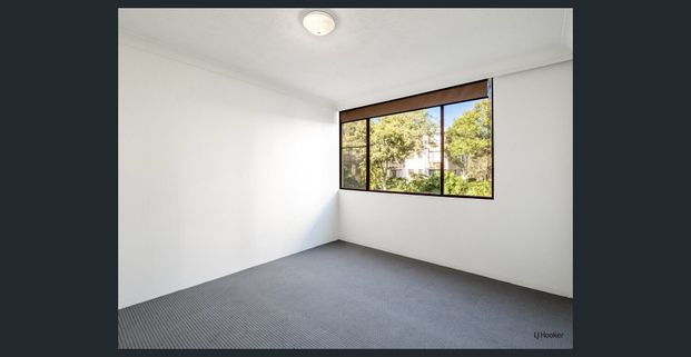 Refurbished Beachside Unit in Highly Sought-After Palm Beach - Photo 1