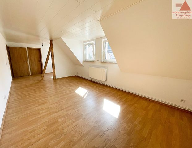 Frisch saniert – Dachgeschosswohnung auf dem Eichert zu vermieten - Photo 1