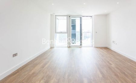 2 Bedroom flat to rent in Wandsworth Road, Nine Elms, SW8 - Photo 5