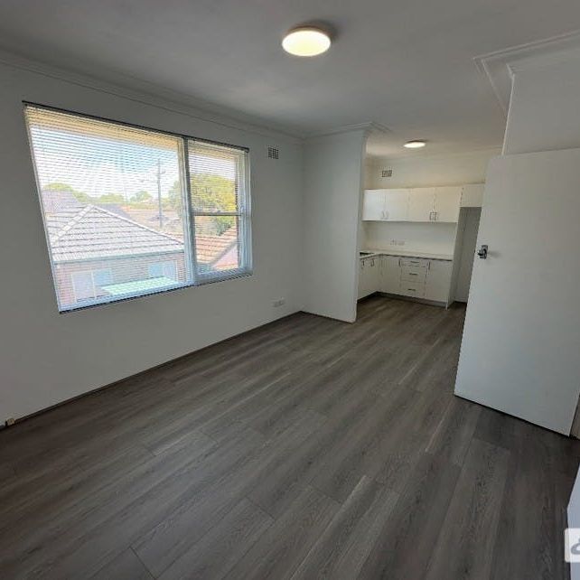 Two-Bedroom Apartment for Rent! - Photo 1