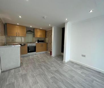 4 bedroom detached house to rent - Photo 5