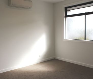 2/12 Cook Road - Photo 2