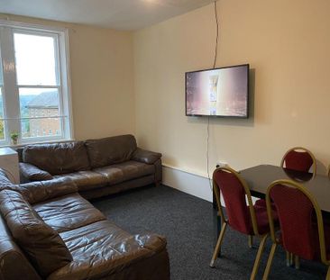 5 bedroom private hall to rent - Photo 1
