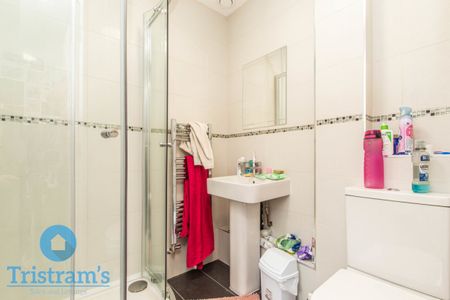 3 bed Apartment for Rent - Photo 5