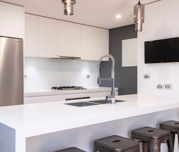 Tri-level Three Bedroom Terrace Residence - Photo 1