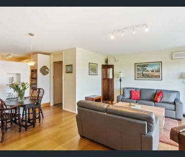 Sunset Views Wembley Apartment - Photo 5