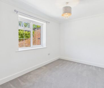 4 bedroom detached house to rent - Photo 4
