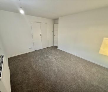 3 bedroom end of terrace house to rent - Photo 5