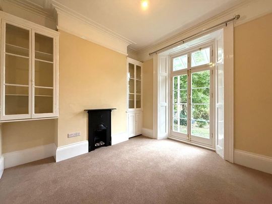 2 bedroom ground floor flat to rent - Photo 1