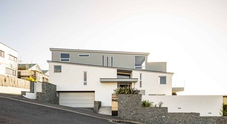 Architectural Masterpiece with Panoramic City & Harbour Views - Photo 2