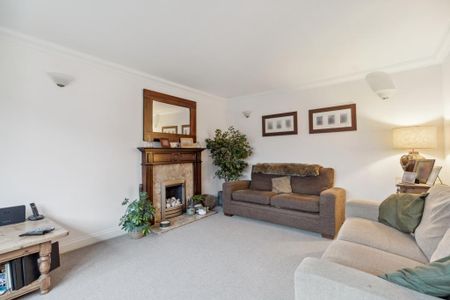 4 bedroom detached house to rent - Photo 3