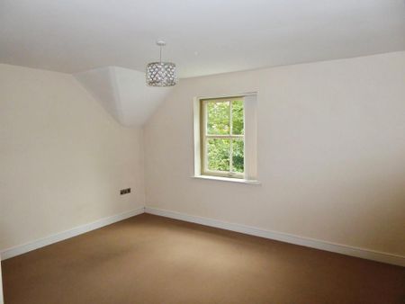 3 bedroom flat to rent - Photo 4