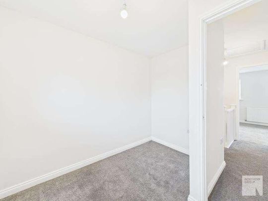 Gravenmoor Drive :: Manchester, M7 - Photo 1