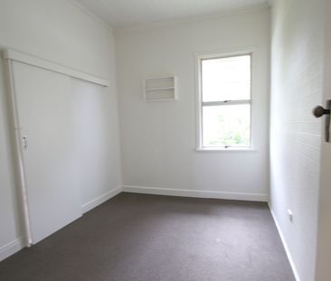 Charming Home in the Heart of Nambour – Walk Everywhere - Photo 1