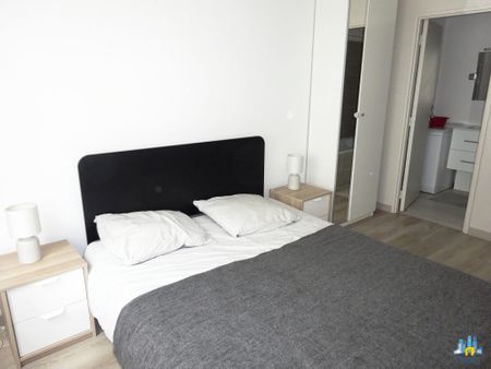 Location Appartement 2 pièces 46m² COURBEVOIE 92400 - Photo 4