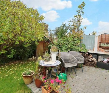 3 bedroom semi-detached house to rent - Photo 5