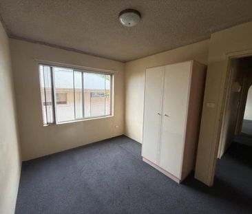 2 Bedroom Centrally Located Unit - Photo 4