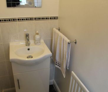 2 bedroom semi-detached house to rent - Photo 2