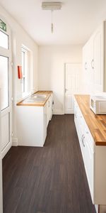 Room in a Shared House, Newland Road, B9 - Photo 3