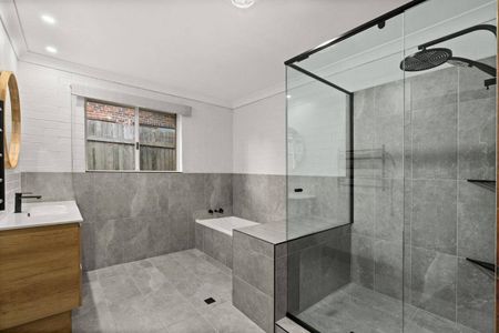 Generous Four-Bedroom Home Offering Space, Comfort & Convenience - Photo 5