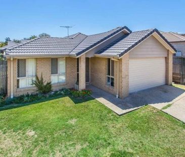CABOOLTURE - FAMILY & LOCATION - Photo 1