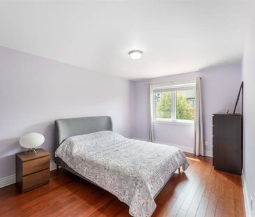 212 Av. Hermitage - Photo 3