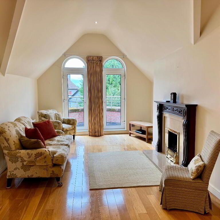 Apt 8, 16 Deramore Park, Belfast, BT9 5JU - Photo 1