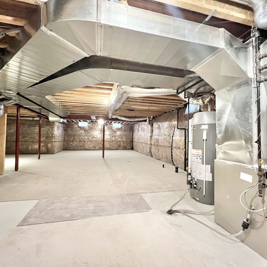 For Lease - 975 Barton Way, Innisfil, Ontario - Photo 1