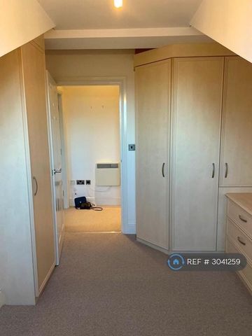 1 bedroom flat to rent - Photo 2