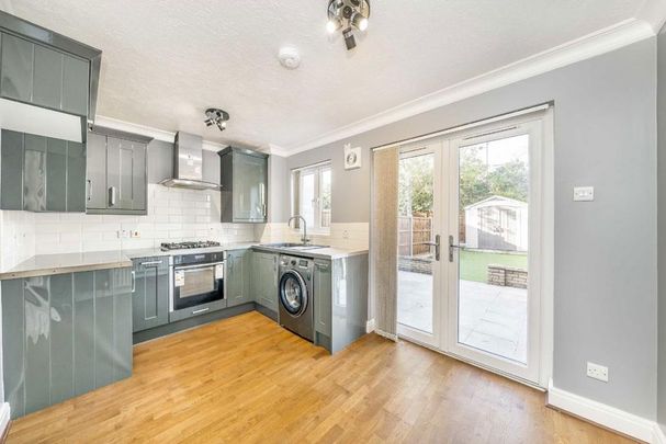2 bedroom terraced house to rent - Photo 1