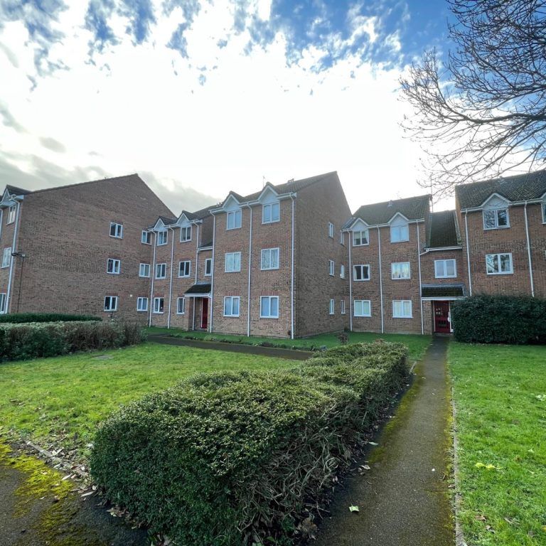 1 Bedroom Flat / Apartment - Byron Road, Eastleigh - Photo 1