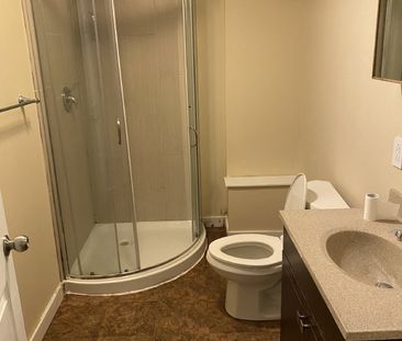 8 Foxmeadow Lane - Room 5 - Photo 4
