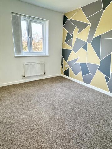 2 bedroom terraced house to rent - Photo 4