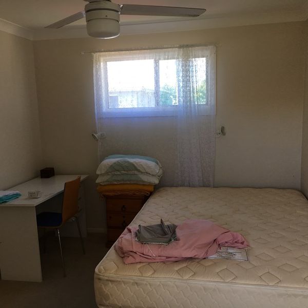 4-bedroom shared studio/granny flat, Coolangatta Road - Photo 1