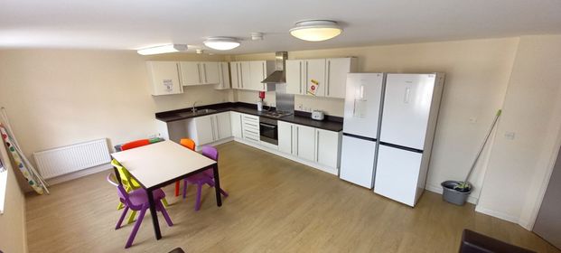 Hawkins Road Unit 4 Rm 5, Earlsdon - Photo 1
