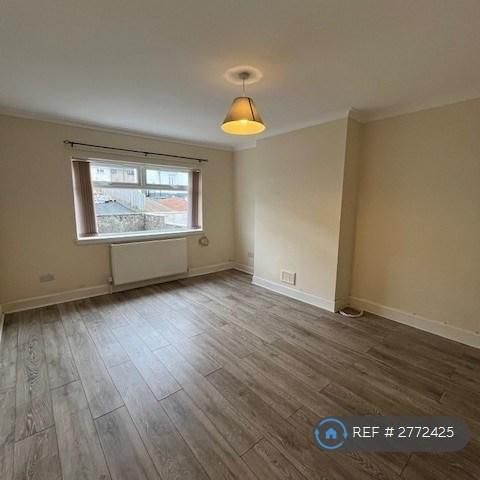 2 bedroom end of terrace house to rent - Photo 1