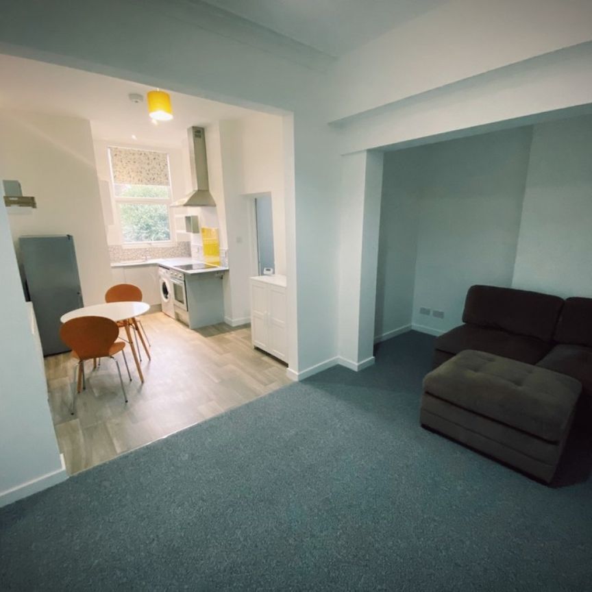 1 bed Flat for Rent - Photo 1