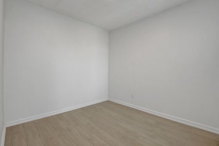 For Lease - 9 Larch Street Unit# 2, West Centre Town, Ontario - Photo 2