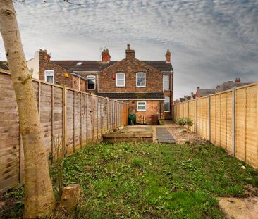 3 bedroom terraced house to rent - Photo 3