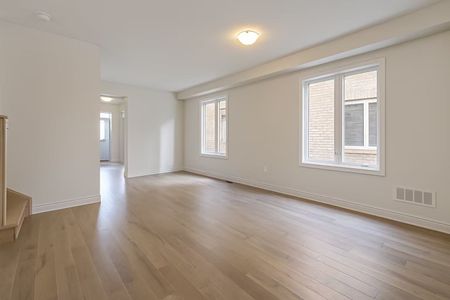 For Lease - 9 KENNETH APPLETON Avenue, Richmond Hill, Ontario - Photo 2