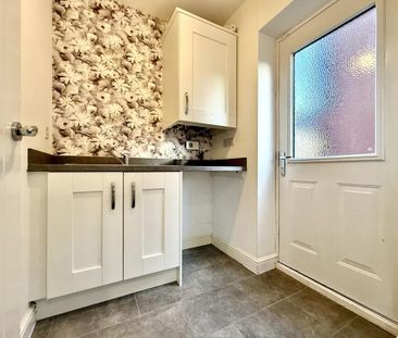 4 bedroom detached house to rent - Photo 4