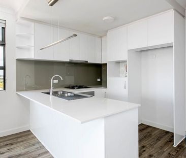 Stylish, Low-Maintenance Living! - Photo 2