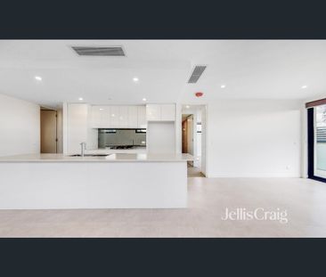 Spacious Three Bedroom Apartment in the Heart of Armadale - Photo 5