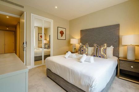 Circus Apartments, Canary Wharf, London, E14 - Photo 4