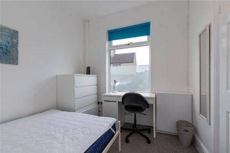 Castle Hill Road, Newcastle, Staffordshire, ST5 - Photo 3