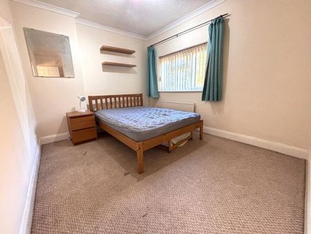3 bedroom semi-detached house to rent - Photo 4