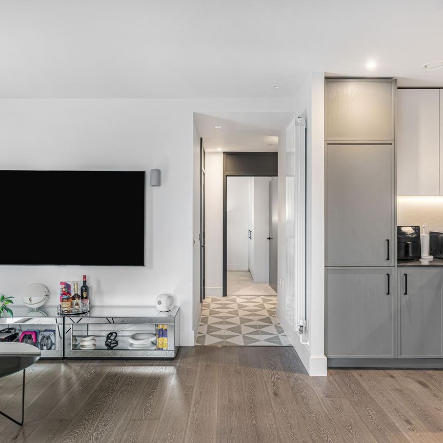 Windsor Square - Photo 1